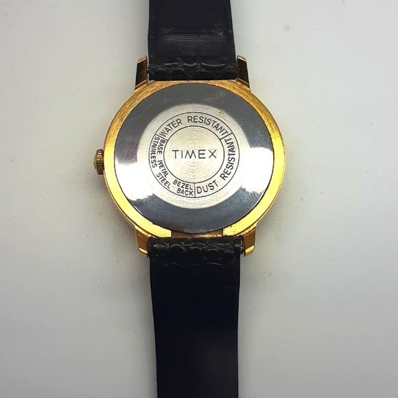 TIMEX Vintage 1971 Marlin Water Resistant Calendar Watch, Works! - Picture 4 of 8